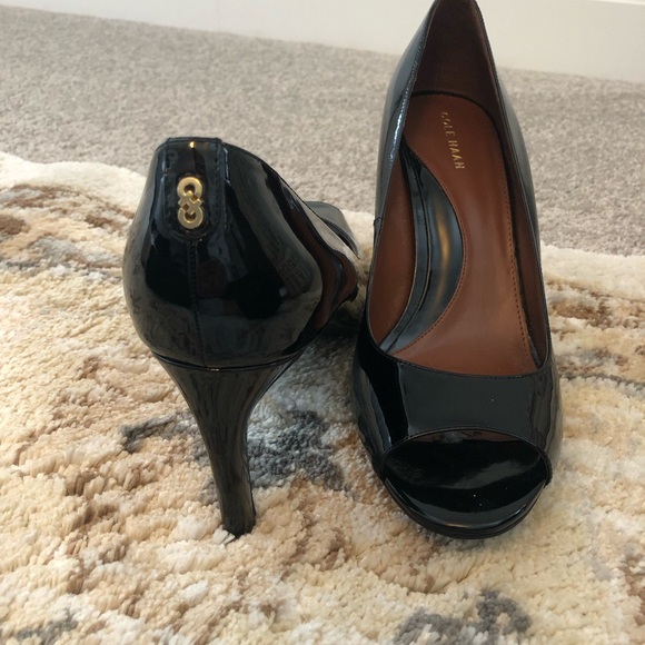 Beautiful Cole Haan Glossy Black Peep-Toe Heels, Size 10 - Picture 6 of 6
